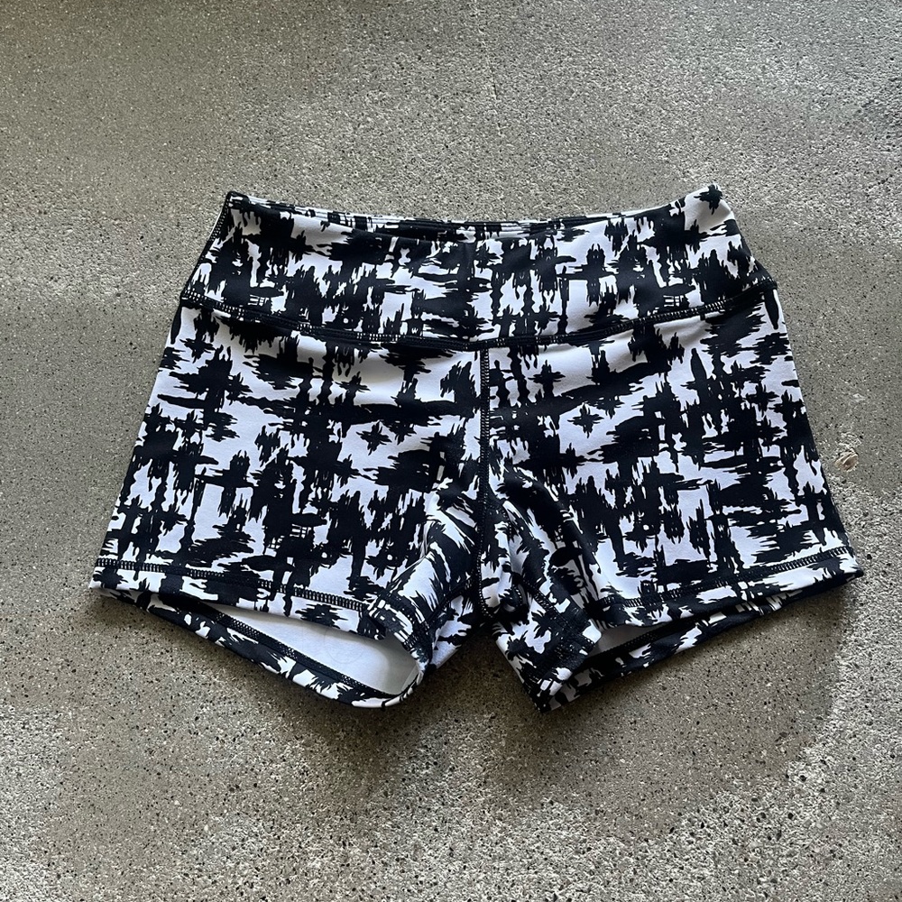 Born Primitive Booty Shorts XS